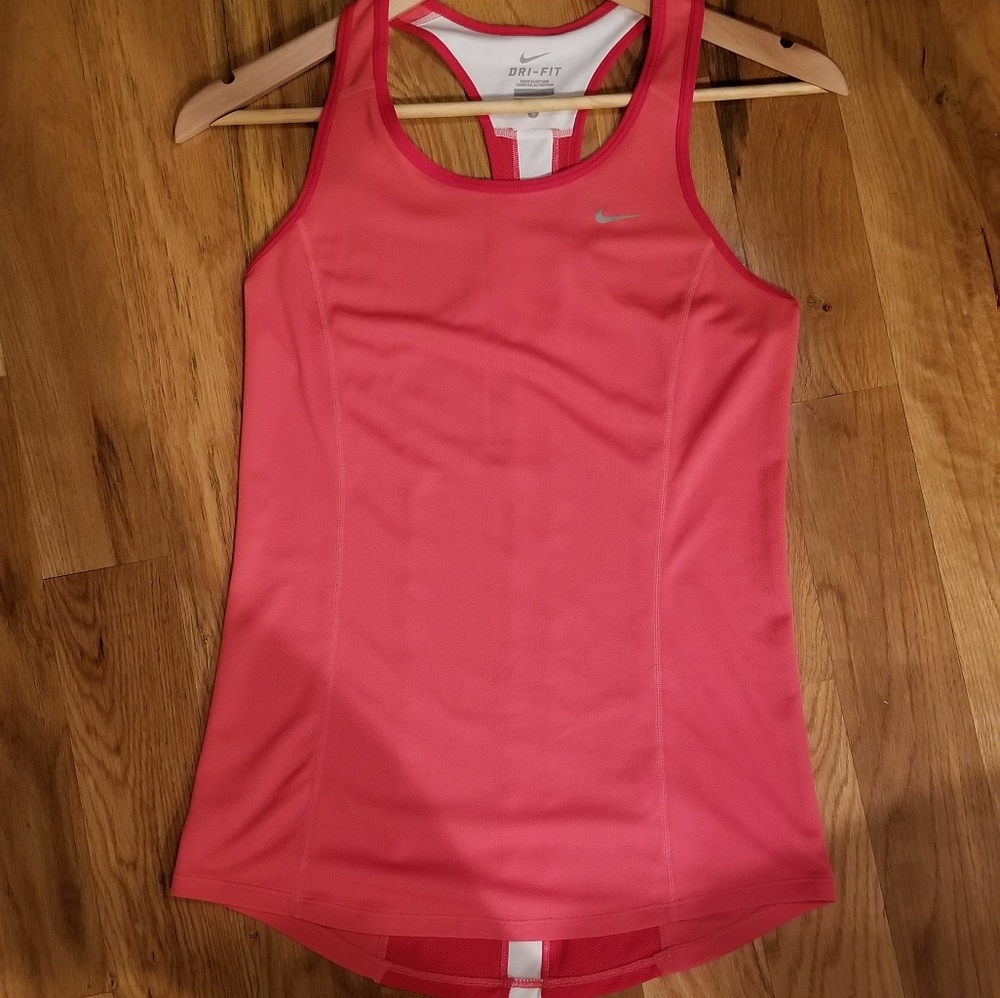 Athletic tank top